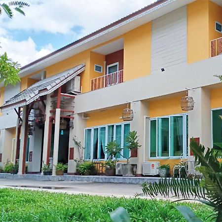 Nine Smiths Hotel Chiangmai Чиангмай Экстерьер фото