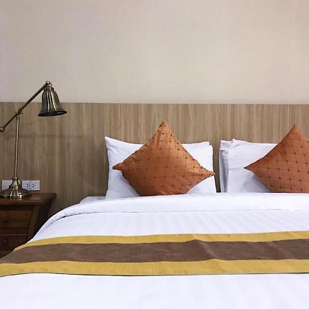 Nine Smiths Hotel Chiangmai Чиангмай Экстерьер фото