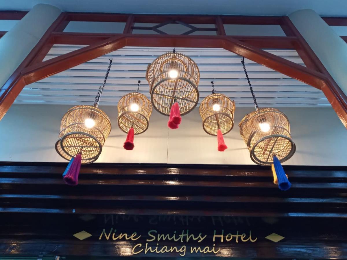 Nine Smiths Hotel Chiangmai Чиангмай Экстерьер фото